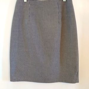 Christy Girl Black and White Houndstooth Skirt - Size 10